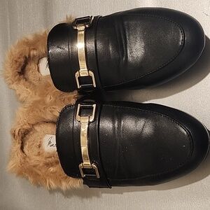 BOYS Black Faux Leather Fur-Lined Slip On Loafers with Gold Hardware Size 4.5/5